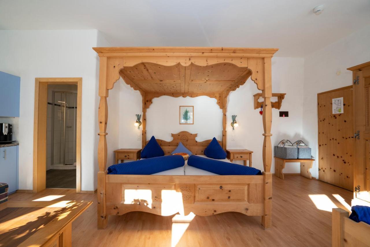 Crusch Alba Auf Der Strassenseite Sta Maria Apartamento